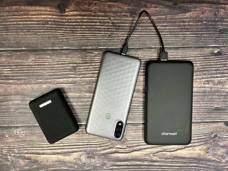 portable power banks for charging while hiking