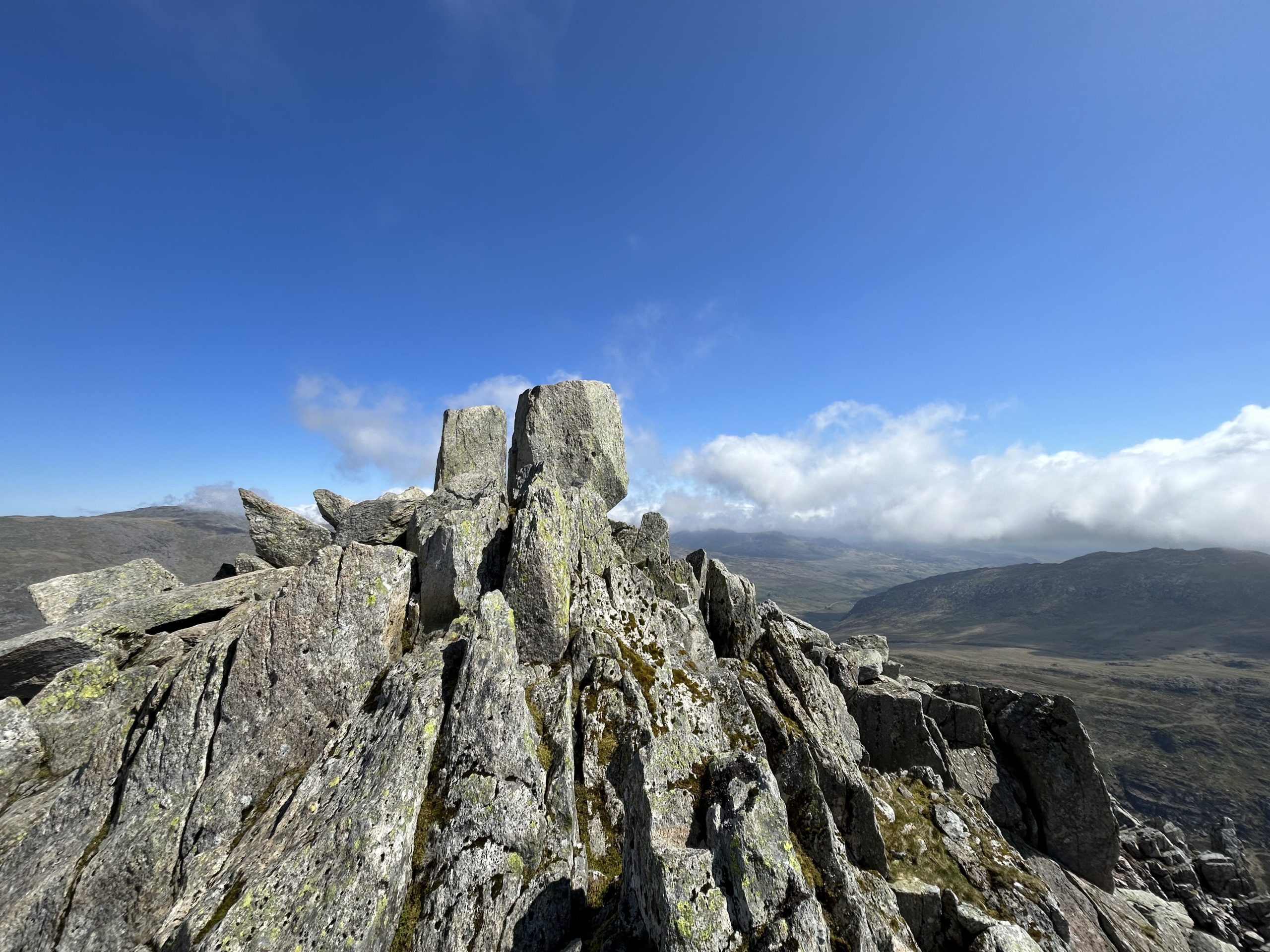 tryfan summit adam and eve stones