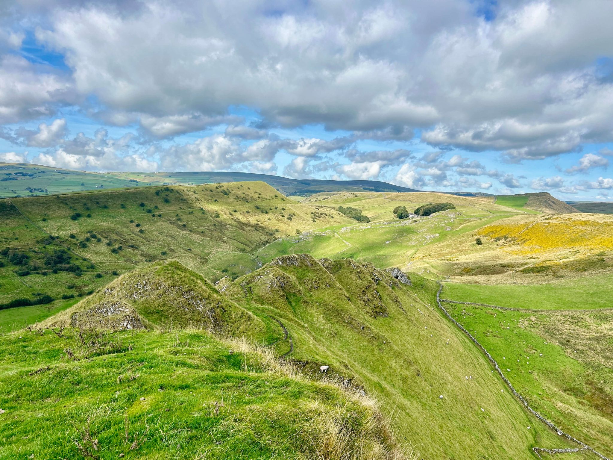 Dragon's Back Peak District Hike - Chrome Hill and Parkhouse Hill ...